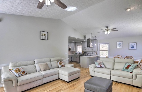 Suwanee House | Immaculate Suwanee House w/Pool & Game Room!