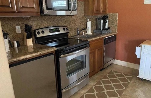 Oakdale House | Immaculate Unit, pool,large landscaped yard!