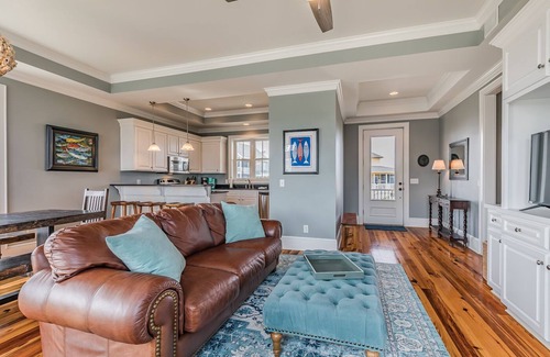 Beachwalk House | Immaculate Low Country Oasis on Harbor Island