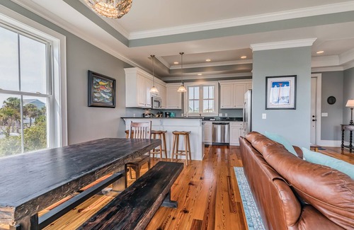 Beachwalk House | Immaculate Low Country Oasis on Harbor Island