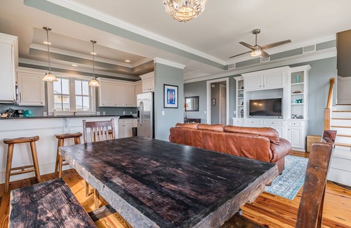 Beachwalk House | Immaculate Low Country Oasis on Harbor Island