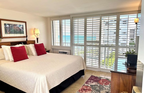 Diamond Head - Kapahulu - St. Louis Hotel | Impeccable Penthouse - Ocean & Diamondhead Views