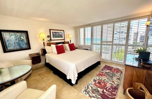 Diamond Head - Kapahulu - St. Louis Hotel | Impeccable Penthouse - Ocean & Diamondhead Views