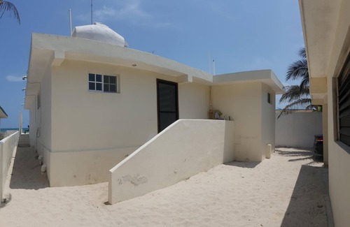 Chuburna Puerto House | In front of the beach with power and wifi included!