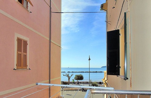 San Terenzo Apartment | In Front Of The Sea - Lerici - San Terenzo