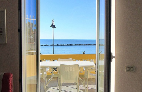 San Terenzo Apartment | In Front Of The Sea - Lerici - San Terenzo