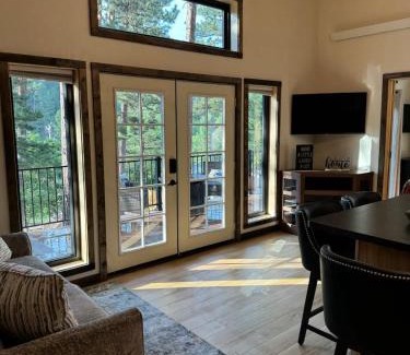 Keystone House | In the center of it all The Elkhorn Cabin