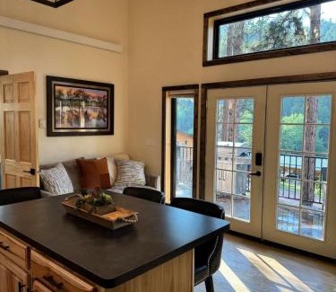 Keystone House | In the center of it all The Elkhorn Cabin