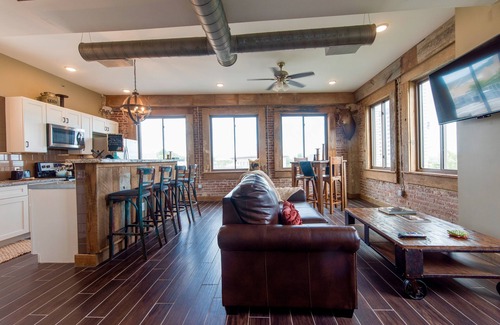 Hot Springs Apartment | In the Heart of Downtown Historic Hot Springs