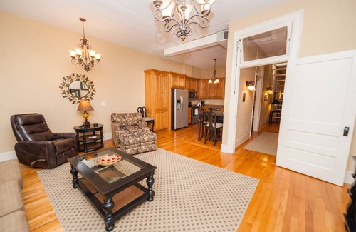 Spartanburg Apartment | In the heart of downtown Spartanburg! Literally! Steps to restaurants and shops!