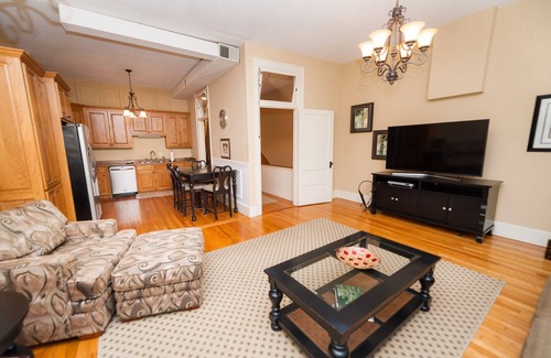 Spartanburg Apartment | In the heart of downtown Spartanburg! Literally! Steps to restaurants and shops!