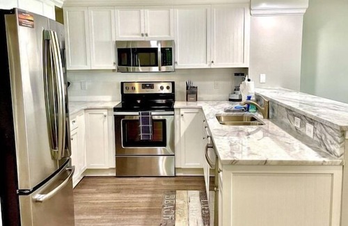 Charleston County Condo | In the Heart of IOP; Luxury Oceanfront 3BR Condo - Dunescape - Island Jammin