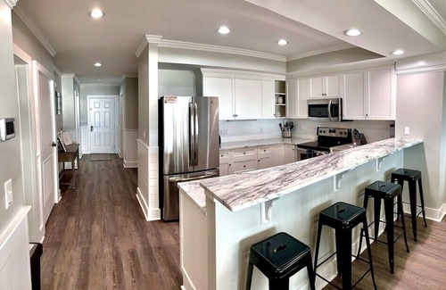 Charleston County Condo | In the Heart of IOP; Luxury Oceanfront 3BR Condo - Dunescape - Island Jammin