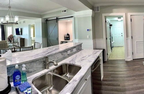 Charleston County Condo | In the Heart of IOP; Luxury Oceanfront 3BR Condo - Dunescape - Island Jammin