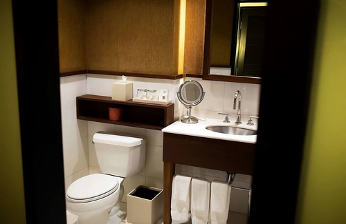 San Jose Hotel | In the Heart of Santana Row! Outdoor Pool, Valet Parking! Near Washington Park