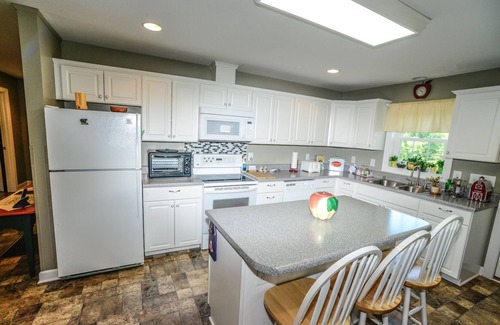 Lake Lure Cottage | In The Heart of the Blue Ridge Mts. IVYANN'S COZY COTTAGE Asheville Lake Lure