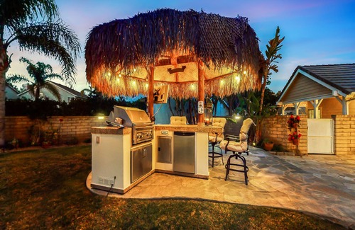 Valencia House | In the heart of Valencia California