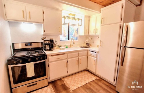 Fawnskin Cabin | In the Pines | Luxury Forrest Cabin *Pet Friendly