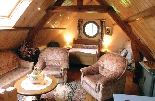 Inxent Apartment | In the Vallée de la Course valley, this vacation home is located on the owner's cattle farm.