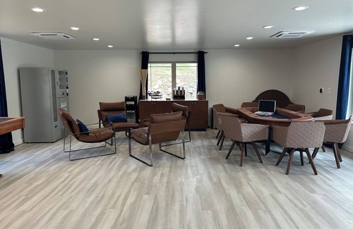 Angel Fire Cabin | Incredible cabin, remodeled, minutes to Resort, fire pit, A/C