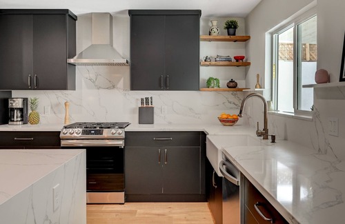 Paradise Villa | Incredible Modern Home, Comfortable/Stylish, Located Minutes From The Strip!