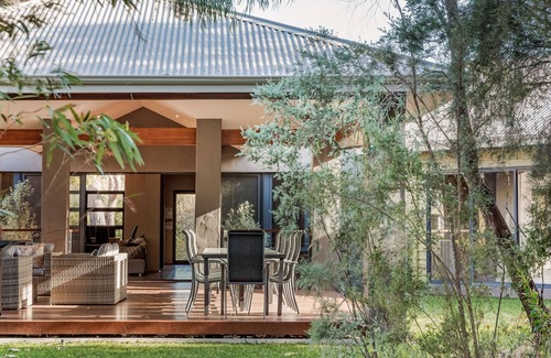 Dunsborough House | INCREDIBLE MULTI-FAMILY HOLIDAY HOME SITUATED IN LUSH NATURAL BUSHLAND