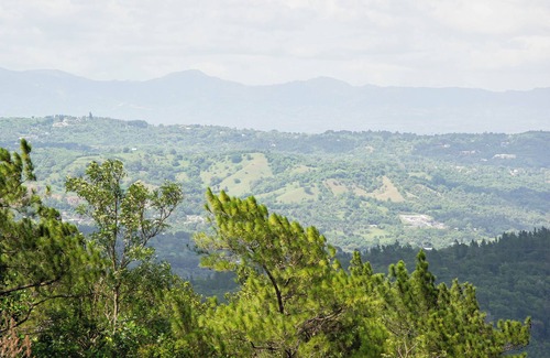 La Vega Province Villa | Incredible views ✅️Piscina grande✅️Area sociales✅️Wifi✅️AC✅️ Big Garden and more