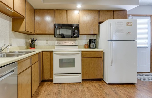 St. Joseph House | Incredibly Clean and New Two-Bedroom Townhome!