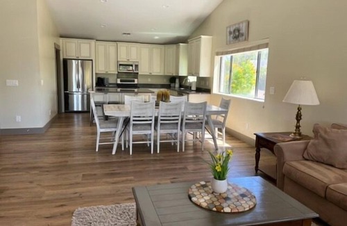Central Scottsdale House | Incredibly spacious Gathering place, Private Pickleball Court, Sleeps 14,