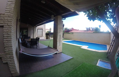 Castilleja de la Cuesta Apartment | Independent apartment in a chalet.