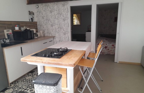 Tavera Apartment | Independent apartment, private garden, private parking, 7 x 4 swimming pool.