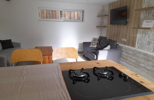 Tavera Apartment | Independent apartment, private garden, private parking, 7 x 4 swimming pool.