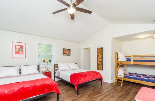 Dahlonega House | Indian Hills Retro Motel Suite H