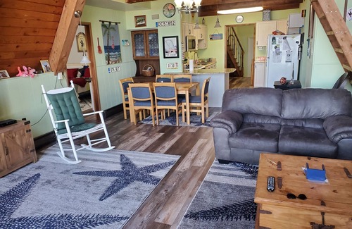 Lakeview House | Indian Lake - Spacious Lakefront Family Getaway.