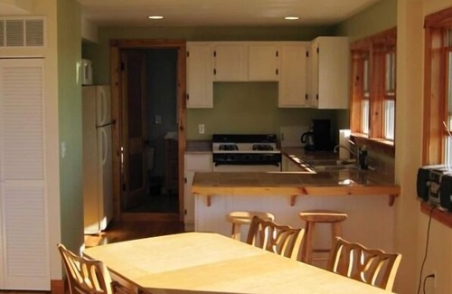 Porter Beach Cottage | Indiana Dunes 2-Bedroom Beach Rental