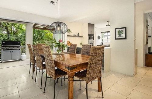 Port Douglas House | Indirah on the Beach - 5 Bedroom Beachfront House
