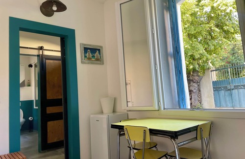 Saint-Andre-de-Sangonis Apartment | Individual bedroom and bathroom, entrance and garden