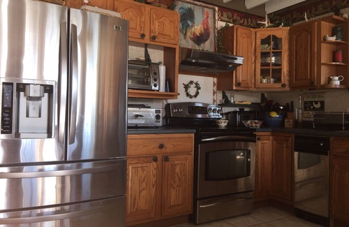 Bluford Cabin | Indoor Heated Pool pontoon boat fish 3 full baths sleeps 17 in beds 2025 SALE!