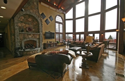 Sunday River Area House | INDOOR POOL, 10BR, sleeps 38, 3 hot tubs, theater, roof deck