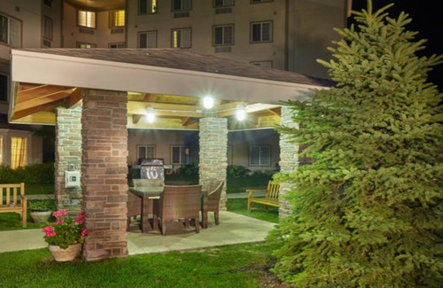 Franklin Condo | Indoor Pool + Hot Tub | Close to the Airport!