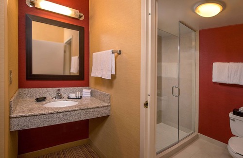 Durham Hotel | Indulge in Home-Like Comfort! 2 Comfortable Units, Free Parking, Onsite Pool
