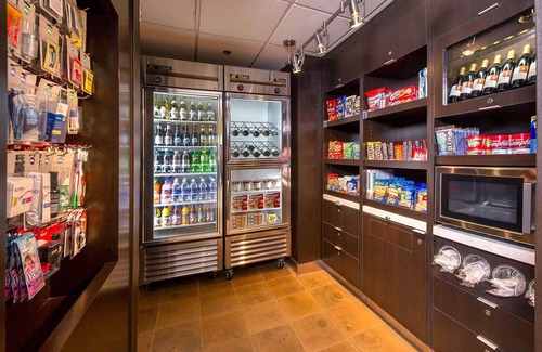 Durham Hotel | Indulge in Home-Like Comfort! 2 Comfortable Units, Free Parking, Onsite Pool