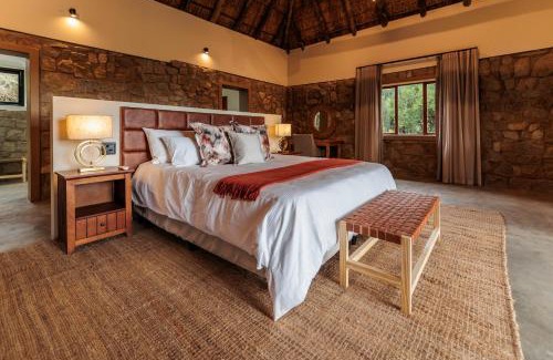 Sidbury Cabin | Induli Lodge - Amakhala Game Reserve