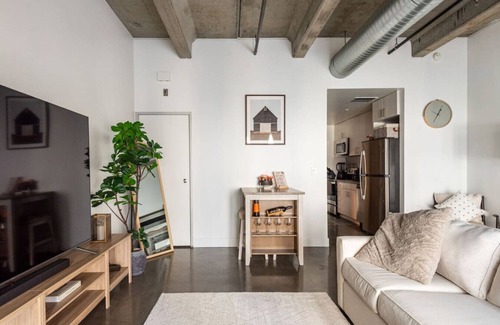 Downtown Sacramento Apartment | Industrial Loft In Downtown