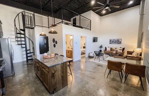 Mountain Home Apartment | Industrial/modern loft within walking distance to downtown!