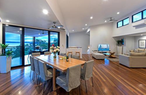 Hamilton Island House | Infinity on Hamilton Island by HIHA