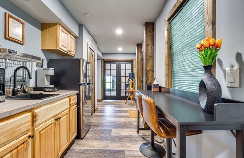 Talking Rock House | Infinity Pool + Mtn Views: Luxe Talking Rock Home