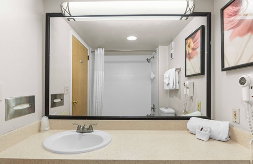 Osage Beach Hotel | Inn at Grand Glaize