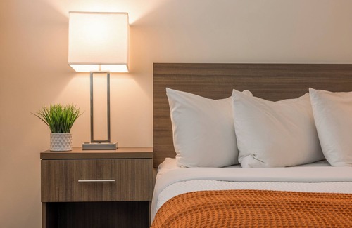 Moss Landing Hotel | Inn At Moss Landing Point