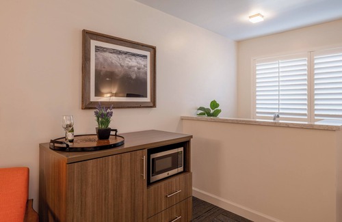 Moss Landing Hotel | Inn At Moss Landing Point